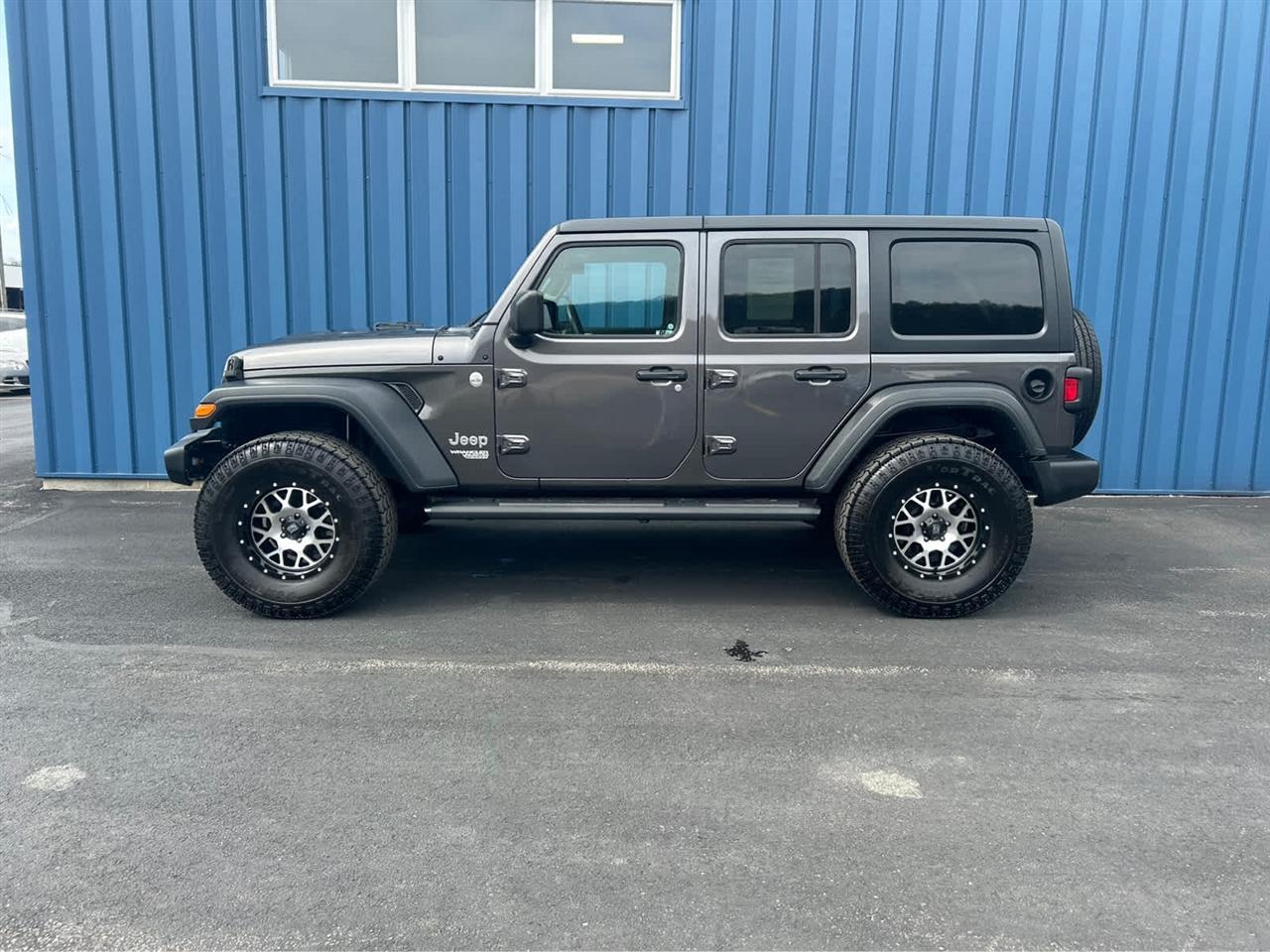 Jeep Wrangler Unlimited Sport 2018