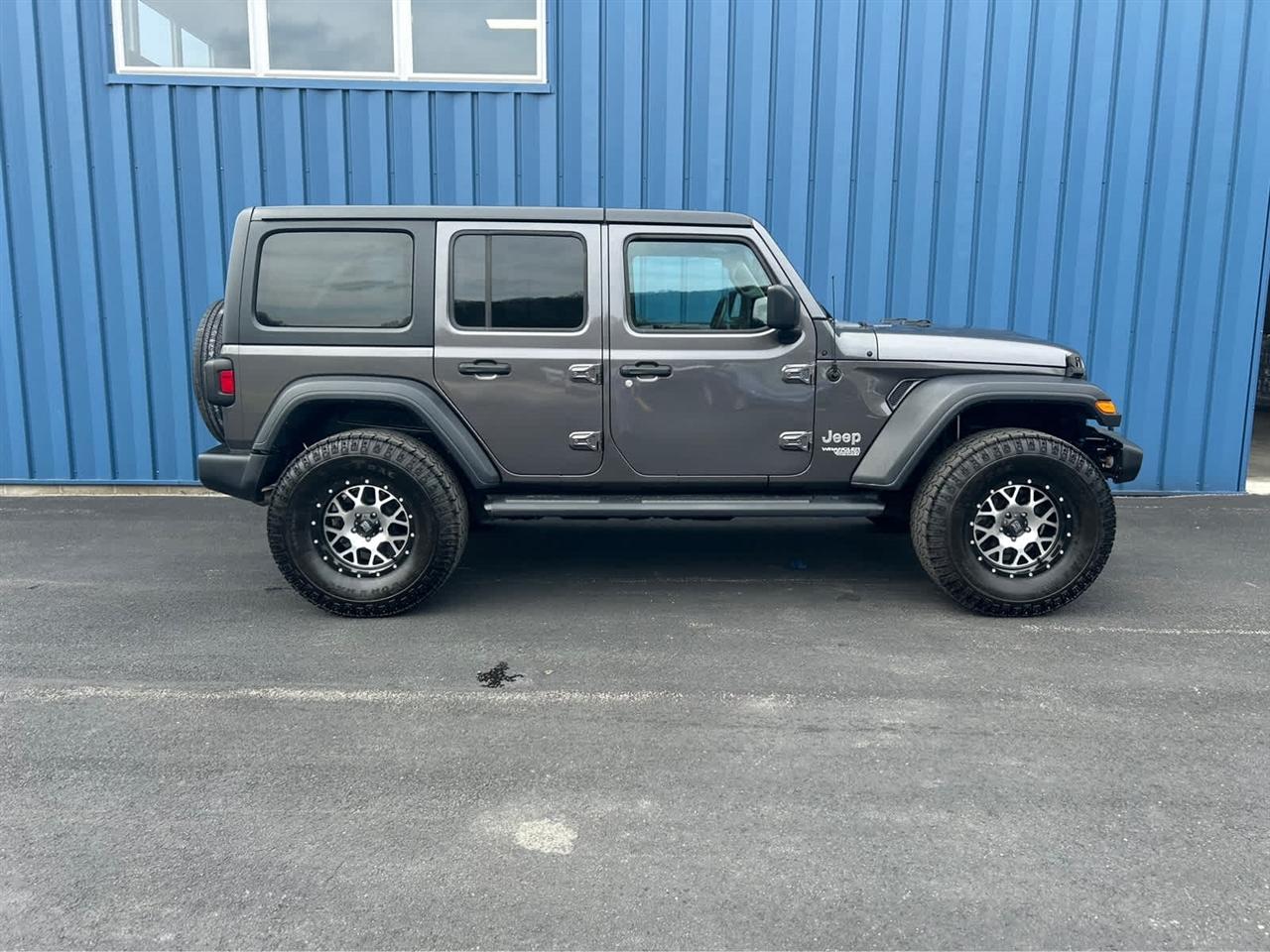 Jeep Wrangler Unlimited Sport 2018