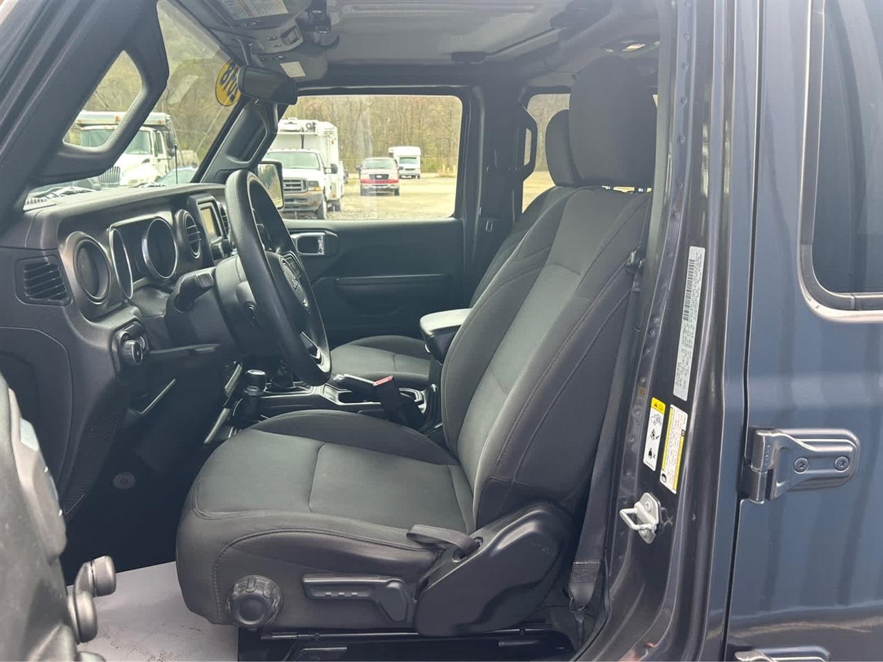 Jeep Wrangler Unlimited Sport 2018