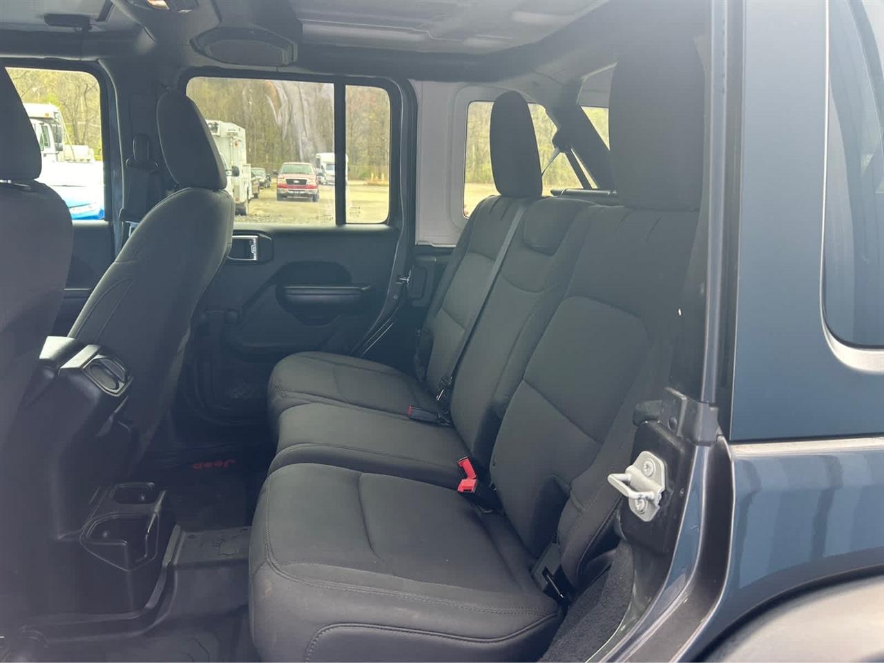 Jeep Wrangler Unlimited Sport 2018