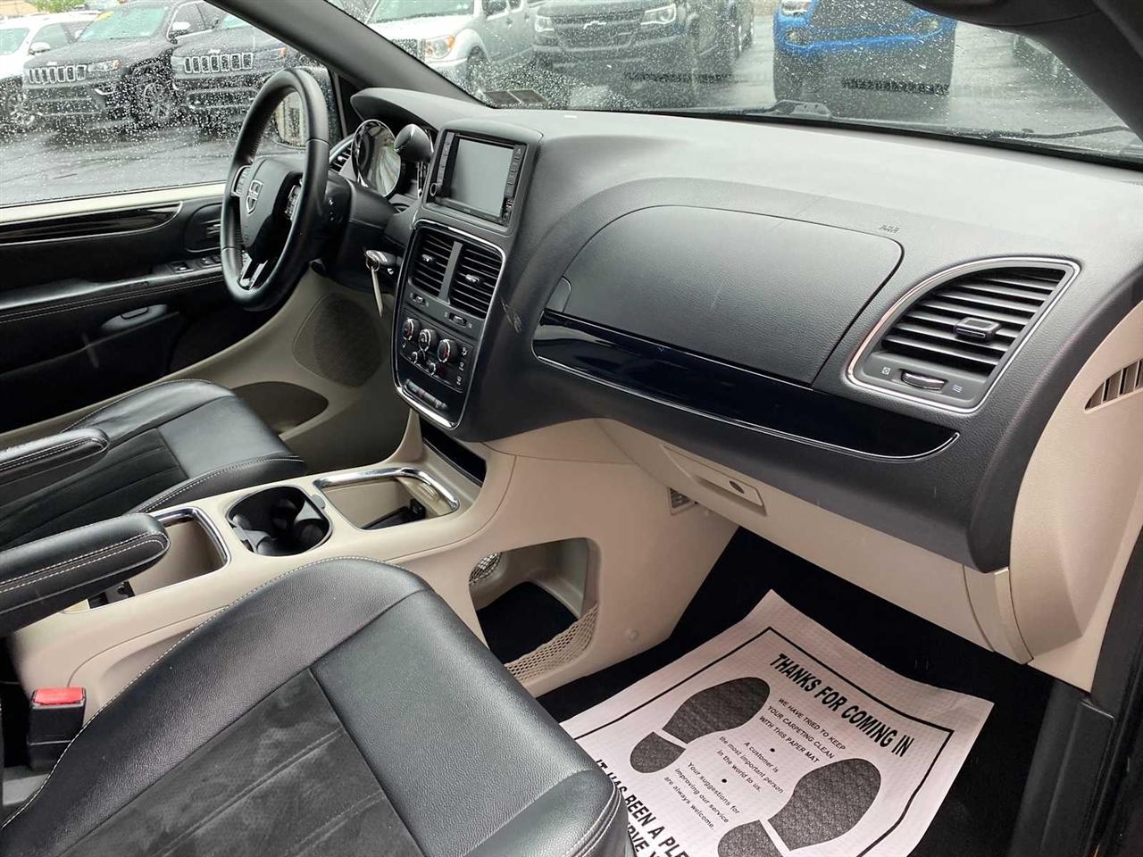 Dodge Grand Caravan SXT 2017