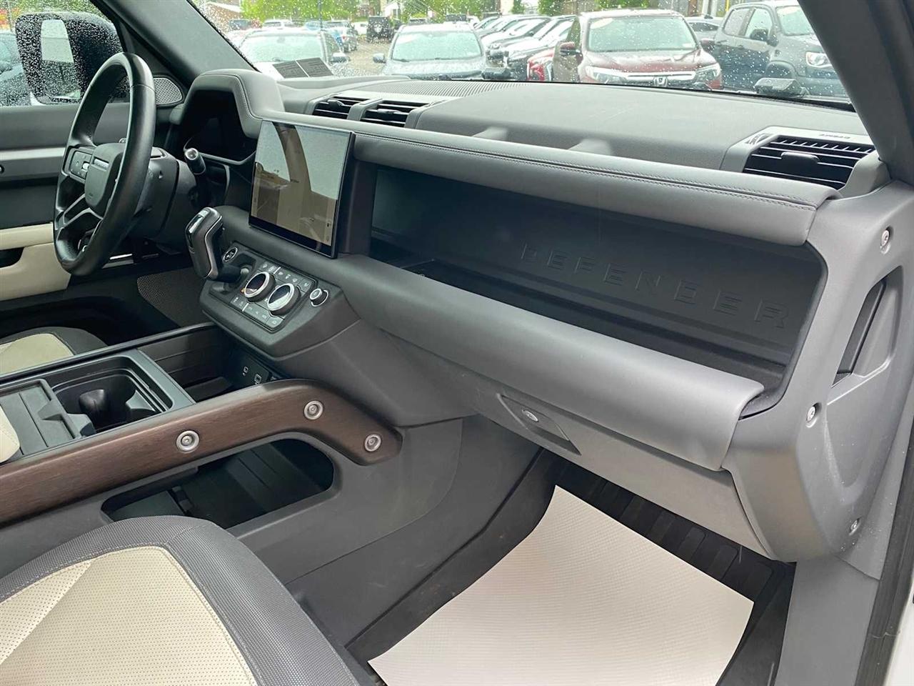 Land Rover Defender 130 X-Dynamic SE 2023