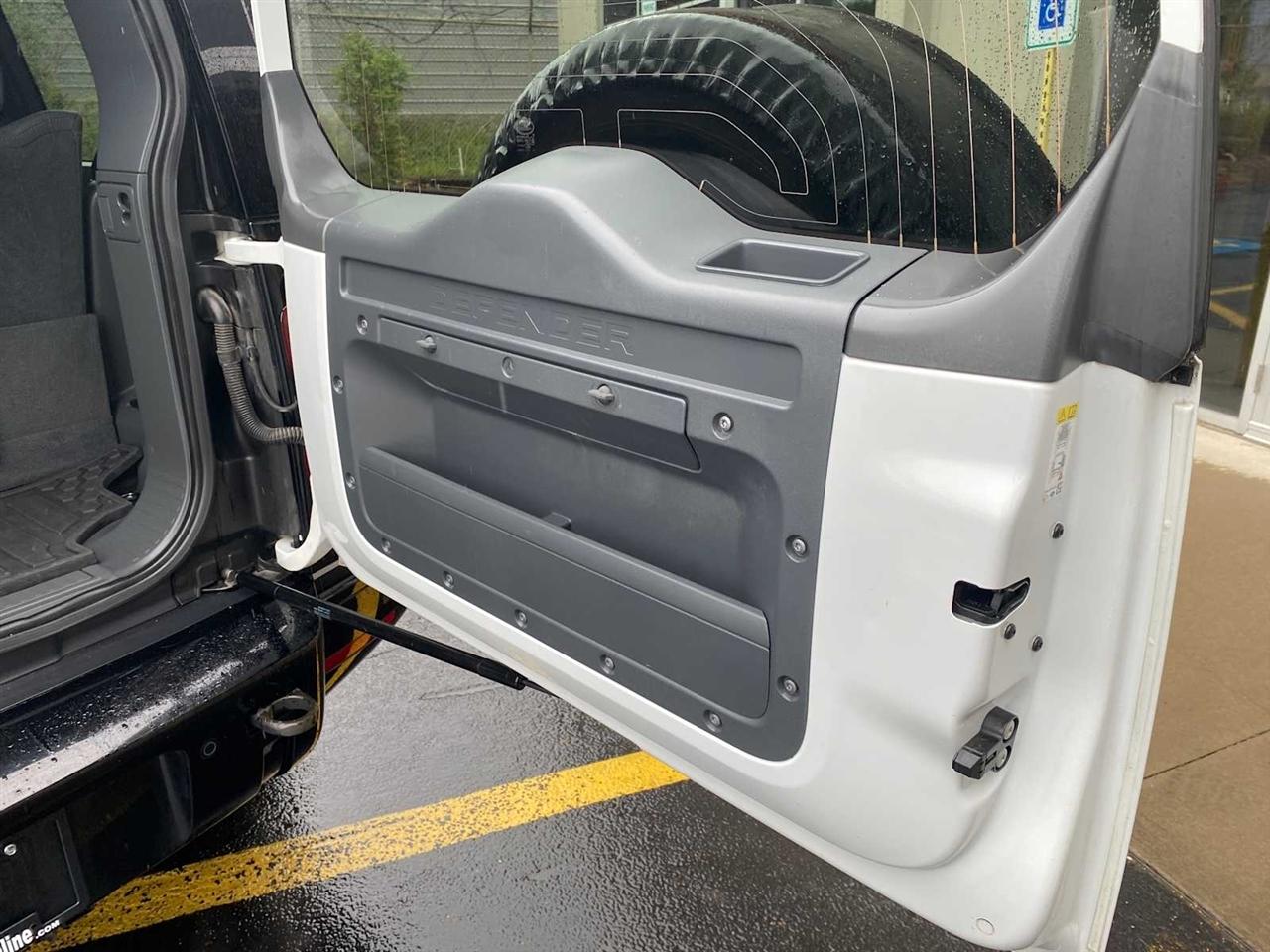 Land Rover Defender 130 X-Dynamic SE 2023