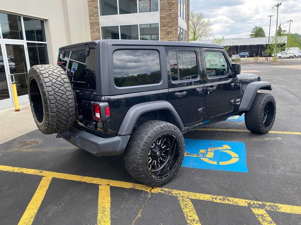 Jeep Wrangler Unlimited Sport 2019