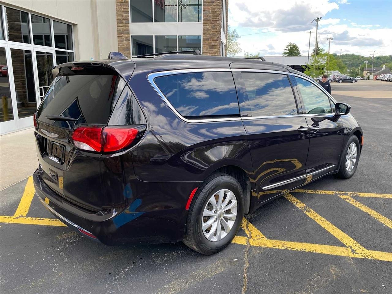 Chrysler Pacifica Touring-L 2017