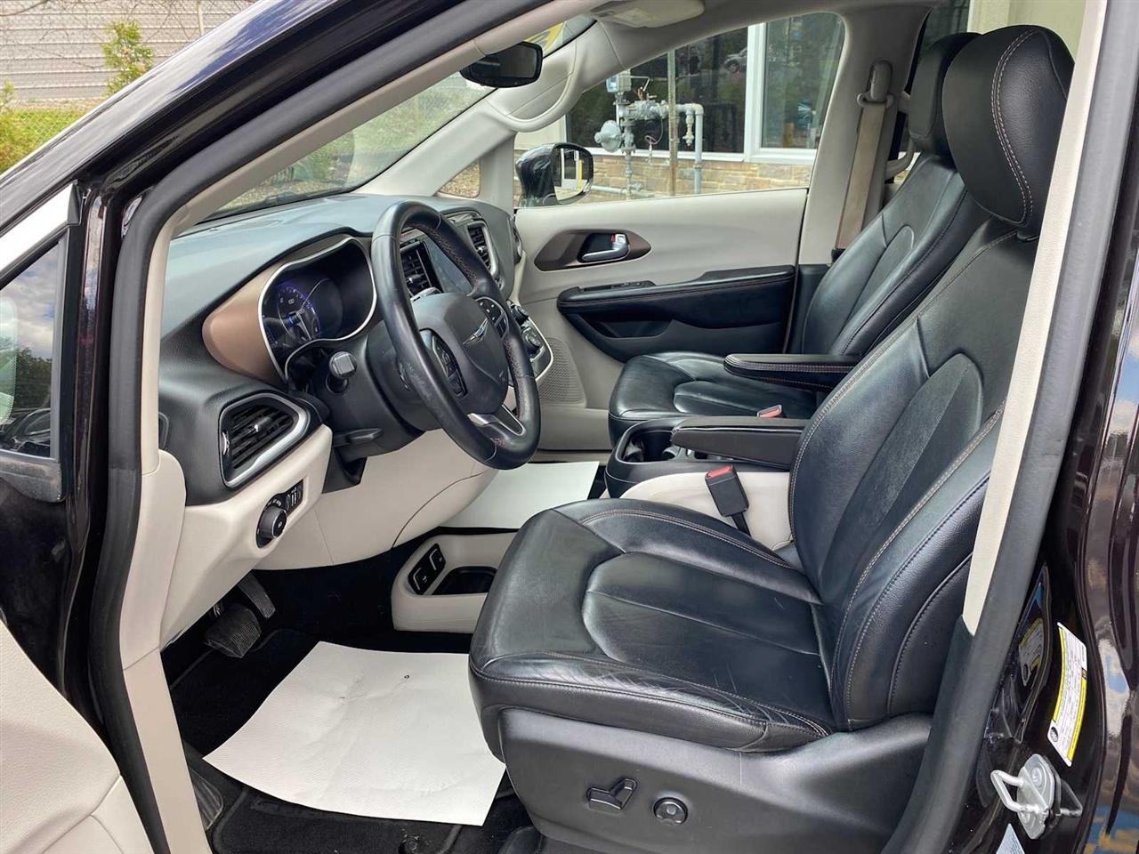 Chrysler Pacifica Touring-L 2017