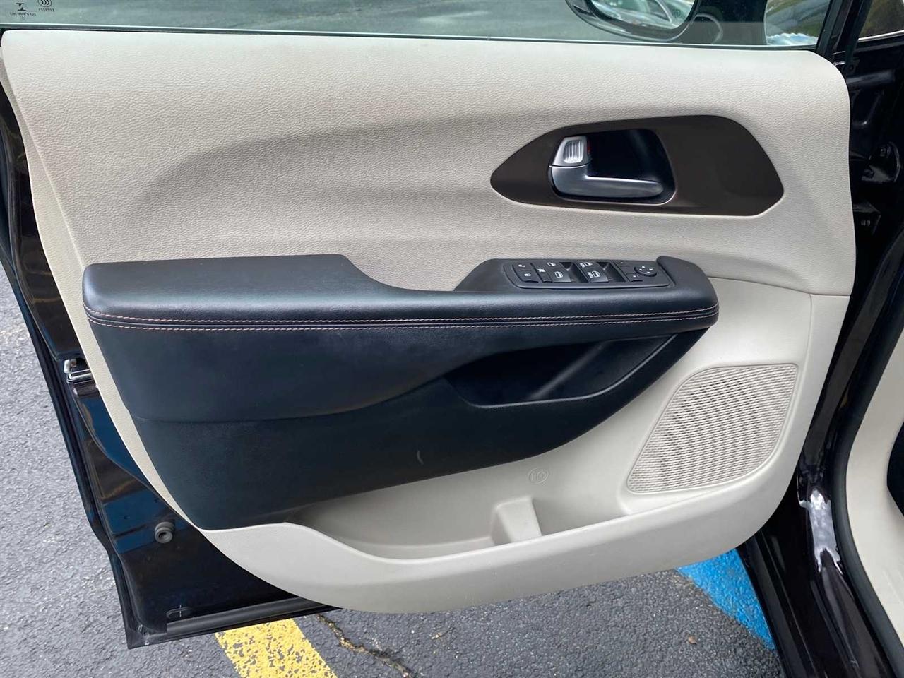 Chrysler Pacifica Touring-L 2017