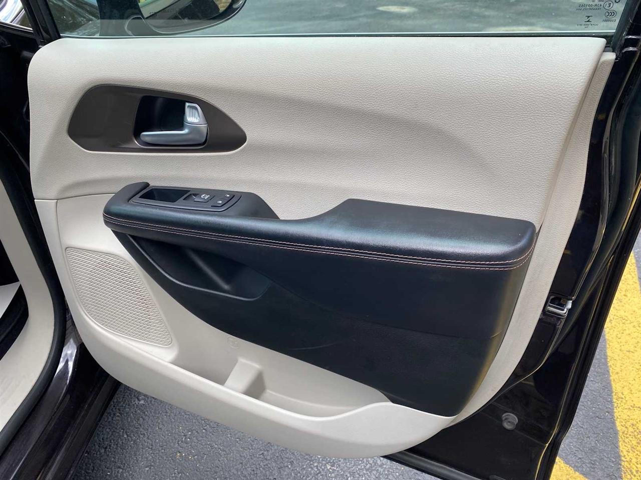 Chrysler Pacifica Touring-L 2017