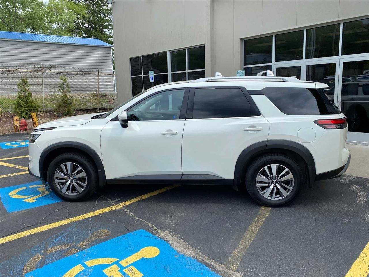 Nissan Pathfinder SL 4WD 2022