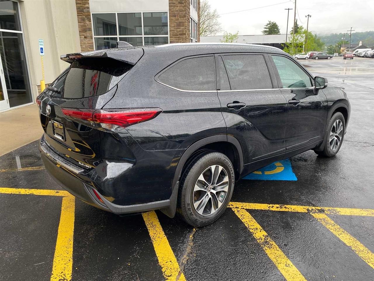 Toyota Highlander XLE V6 AWD (Natl) 2020