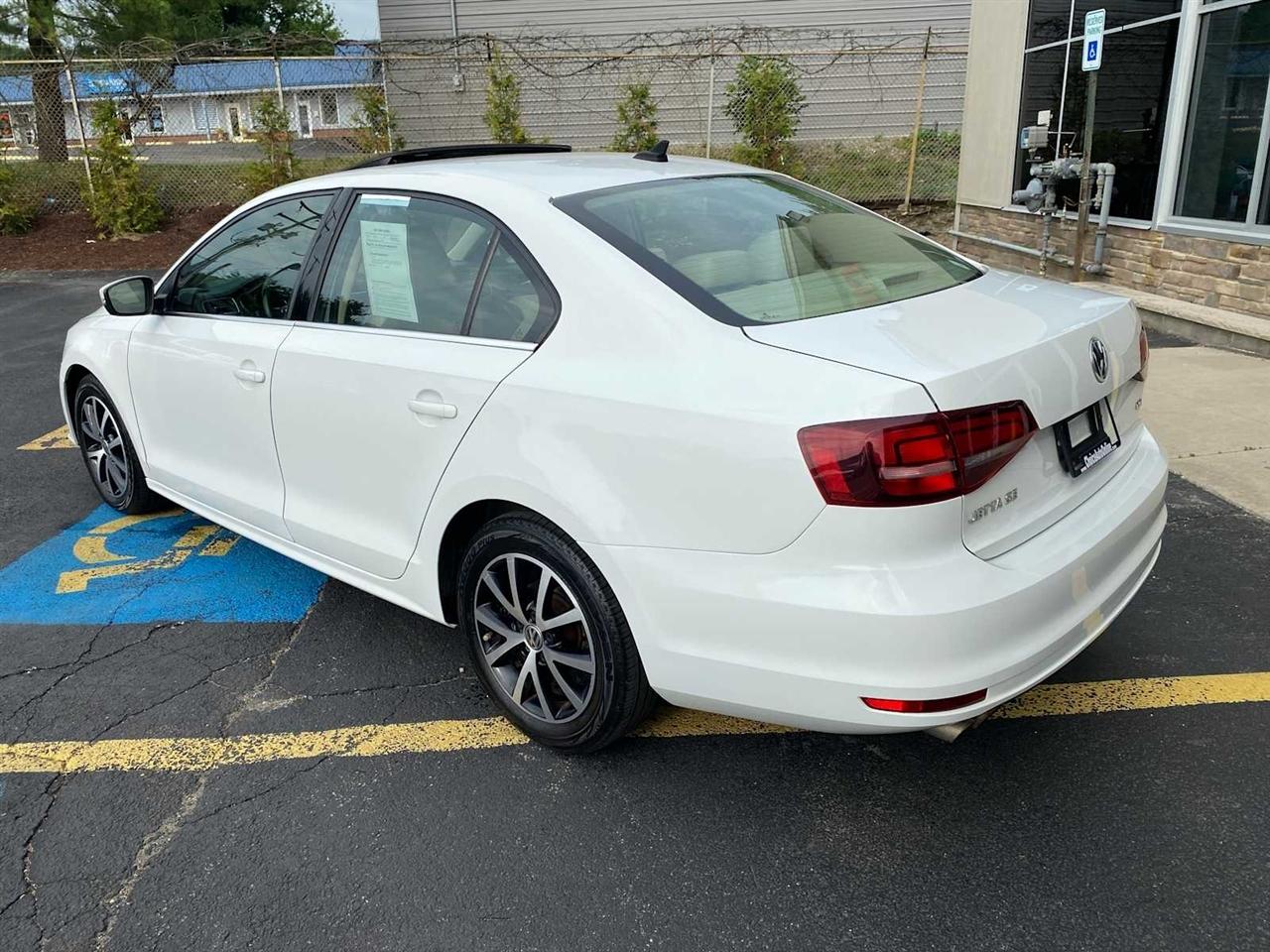 Volkswagen Jetta 1.4T SE 6A 2017
