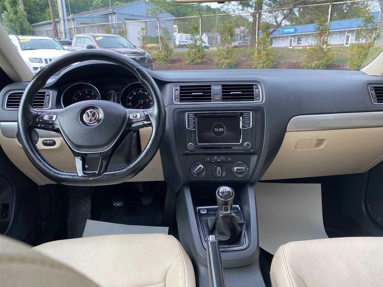 Volkswagen Jetta 1.4T SE 6A 2017