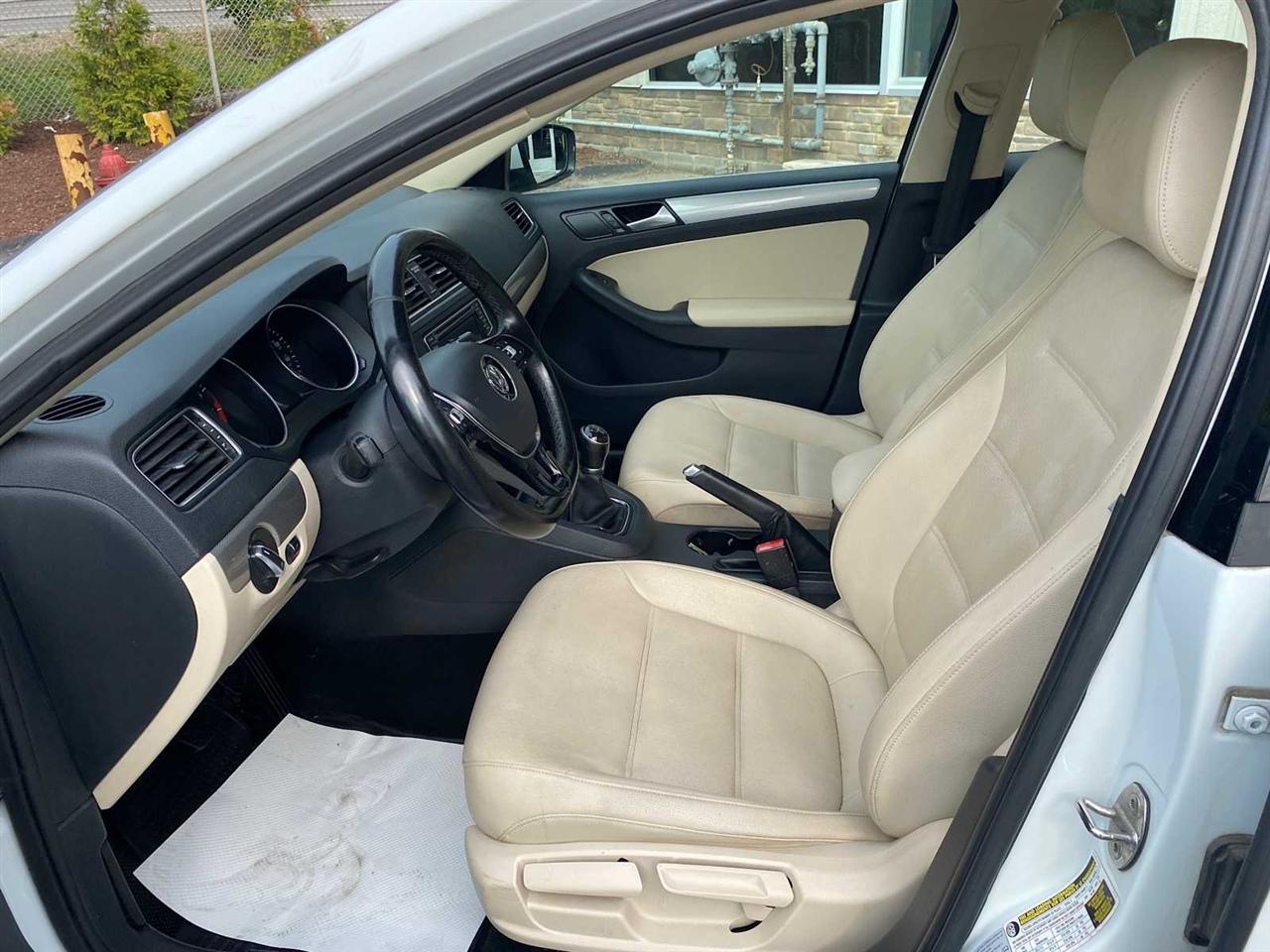 Volkswagen Jetta 1.4T SE 6A 2017