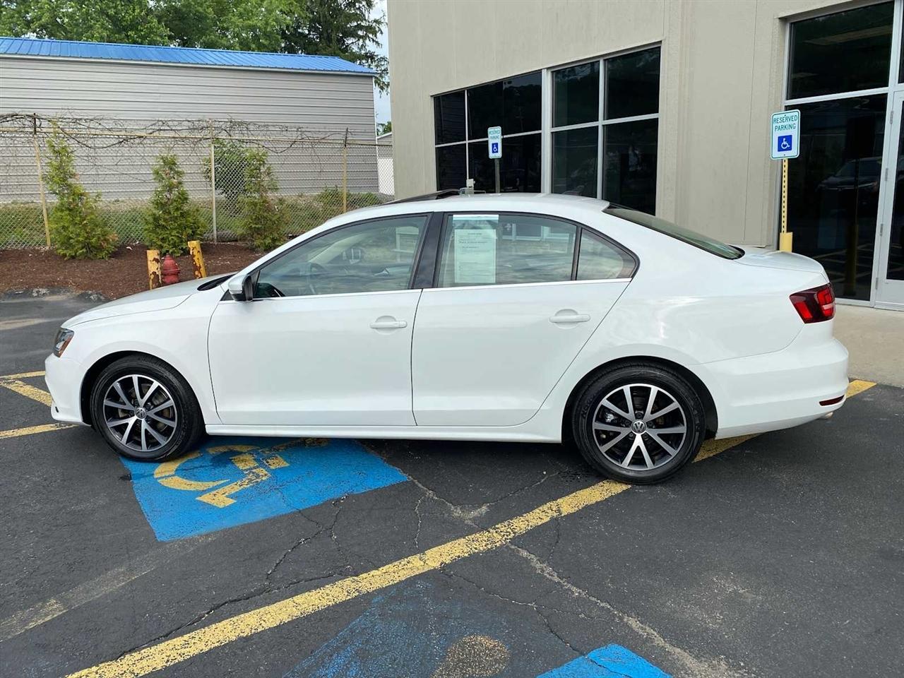 Volkswagen Jetta 1.4T SE 6A 2017