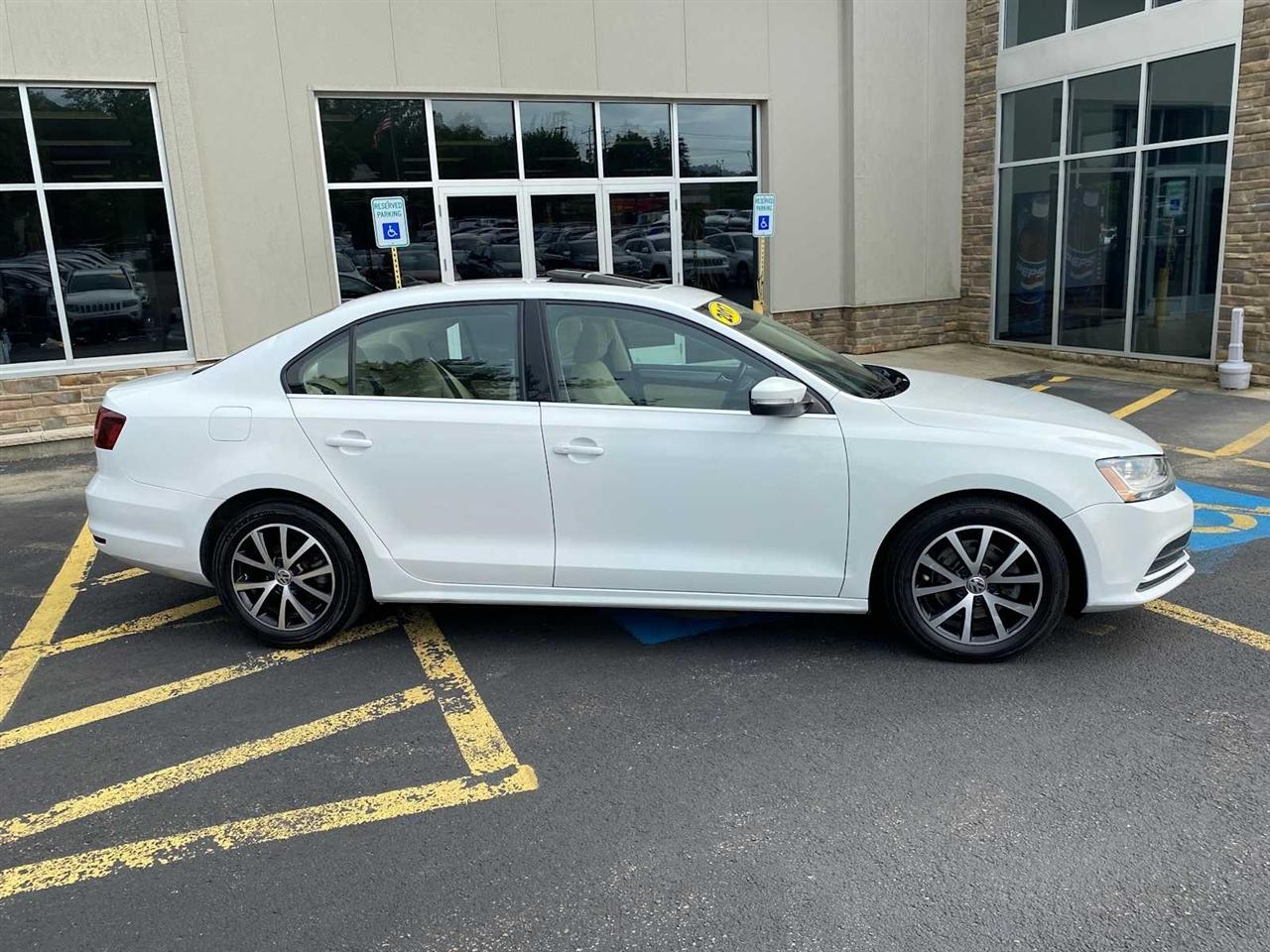 Volkswagen Jetta 1.4T SE 6A 2017