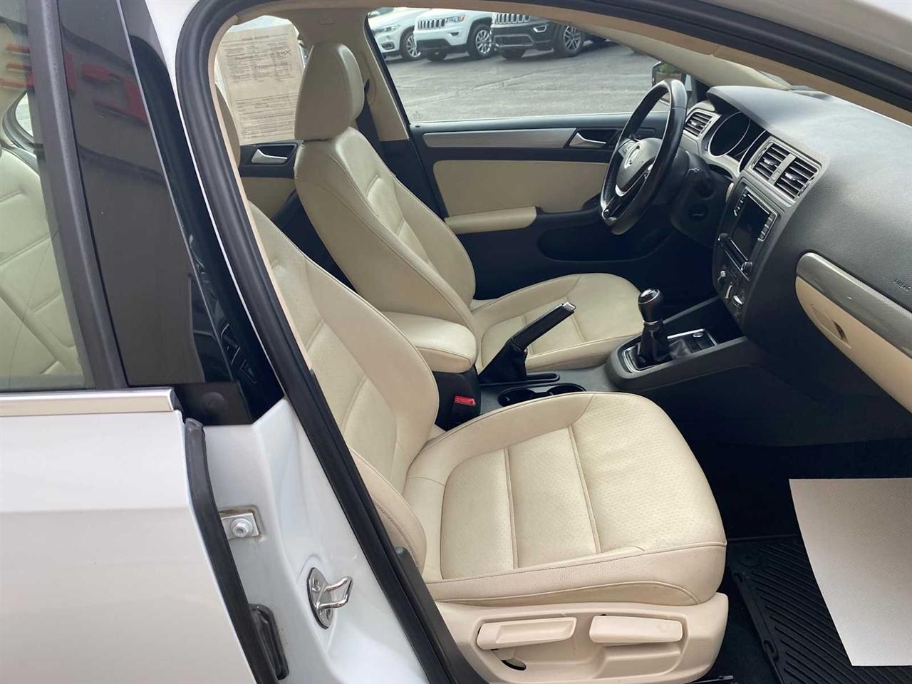 Volkswagen Jetta 1.4T SE 6A 2017