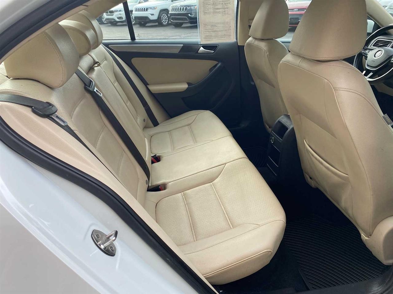 Volkswagen Jetta 1.4T SE 6A 2017