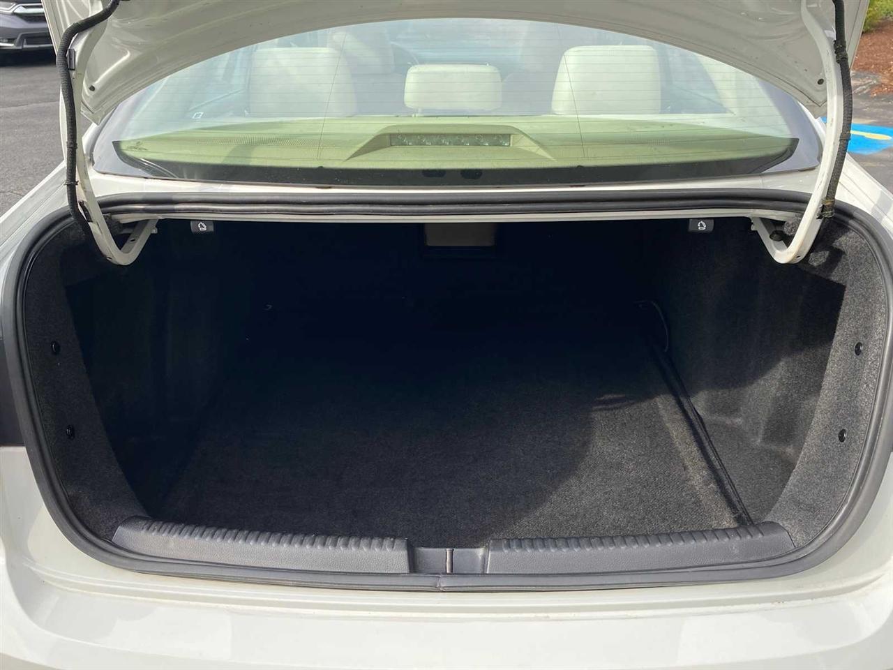 Volkswagen Jetta 1.4T SE 6A 2017