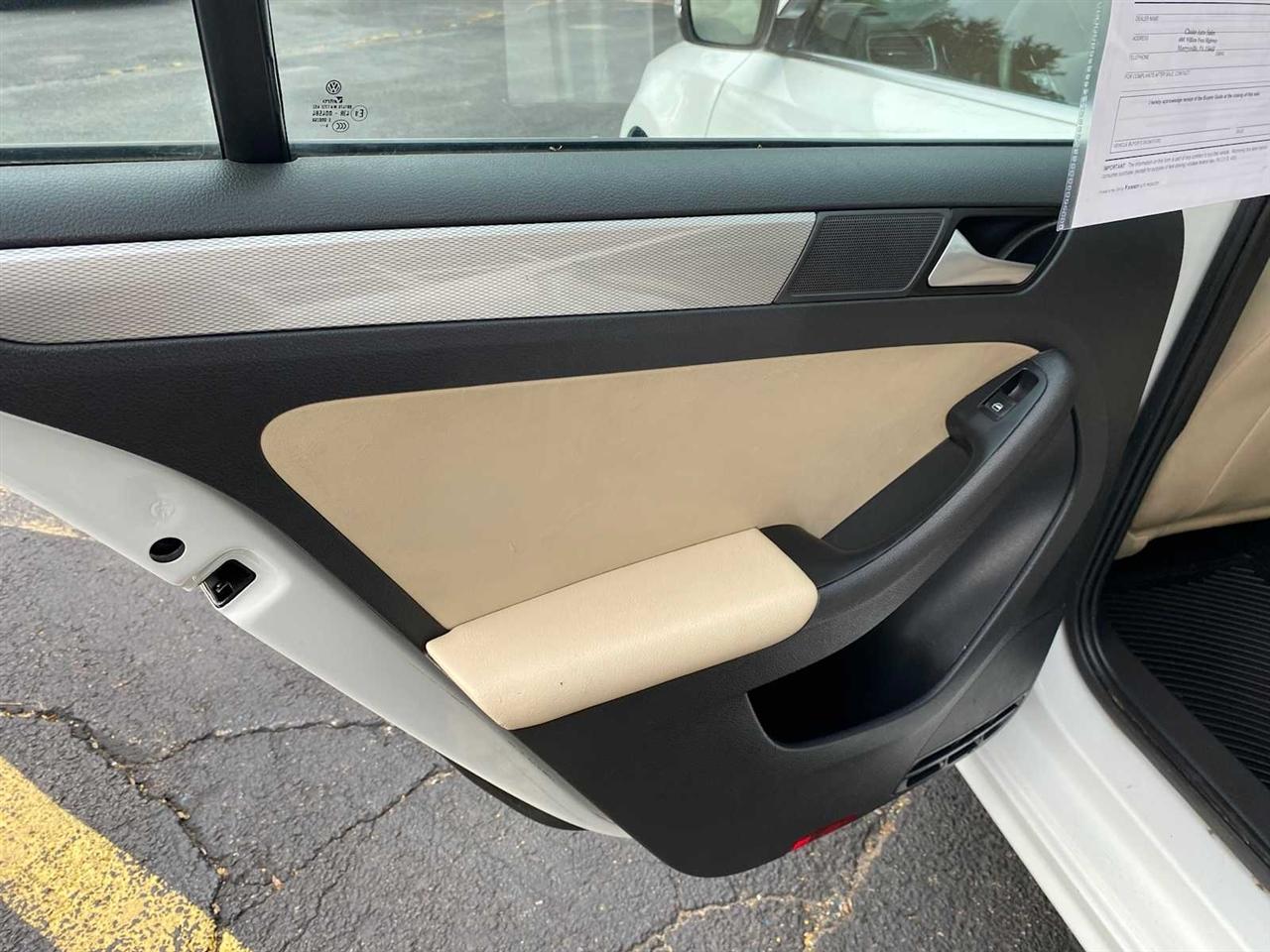 Volkswagen Jetta 1.4T SE 6A 2017