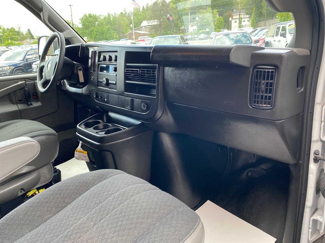 Chevrolet Express 2500 Cargo 2024