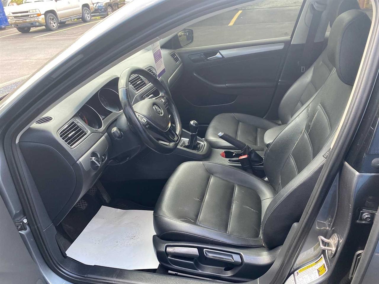 Volkswagen Jetta 1.4T SE 6A 2017