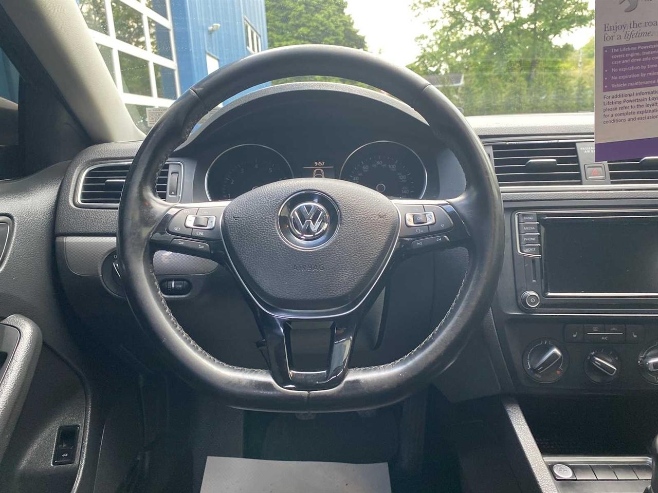 Volkswagen Jetta 1.4T SE 6A 2017
