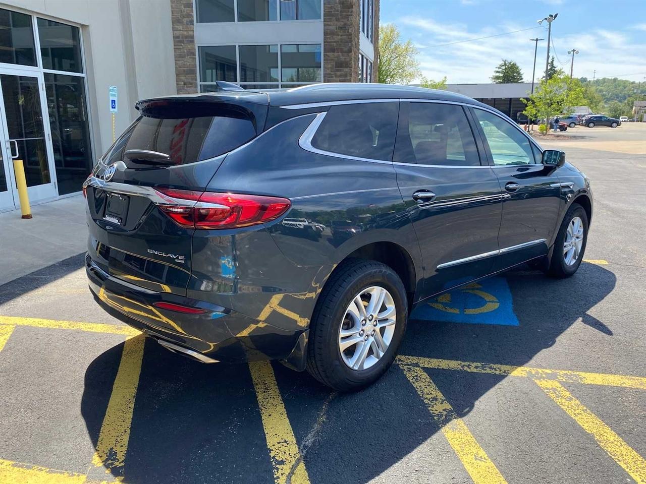 Buick Enclave Essence AWD 2018
