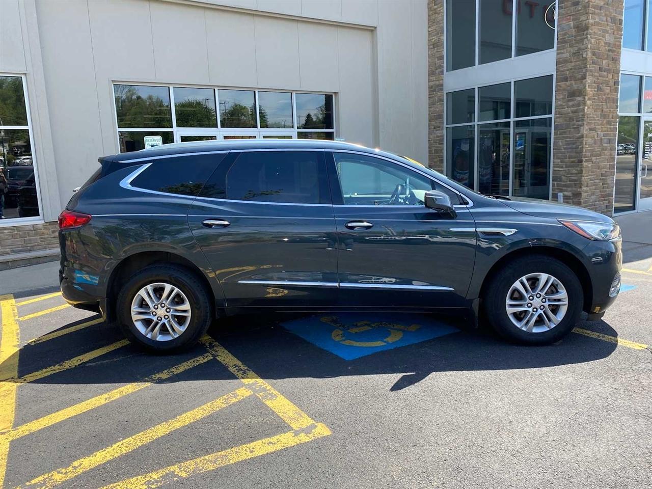 Buick Enclave Essence AWD 2018