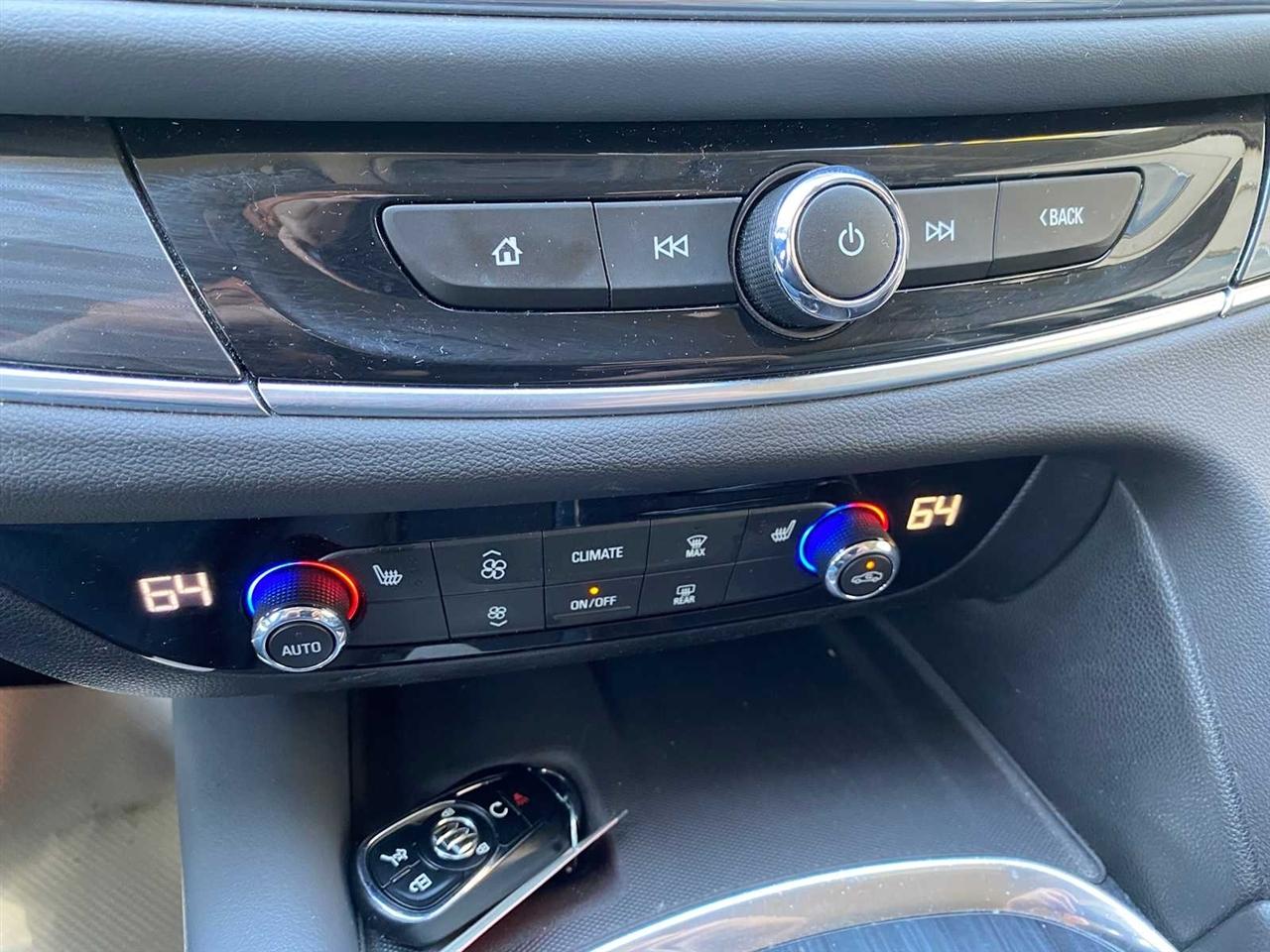 Buick Enclave Essence AWD 2018
