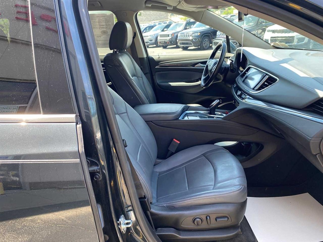 Buick Enclave Essence AWD 2018