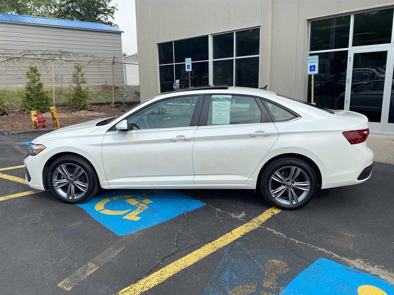 Volkswagen Jetta SE 2024