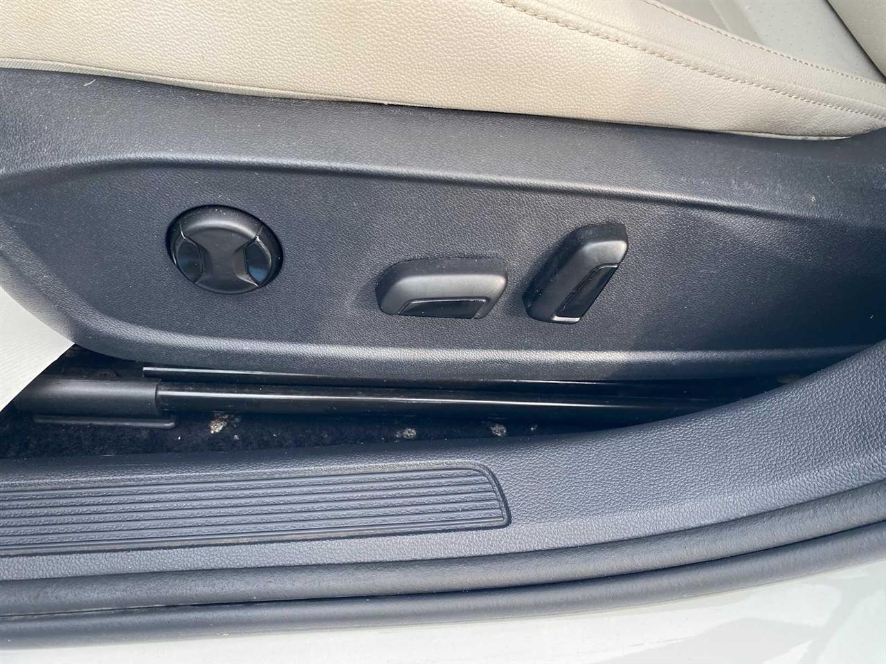 Volkswagen Jetta SE 2024