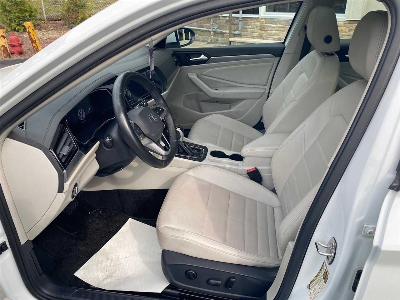 Volkswagen Jetta SE 2024