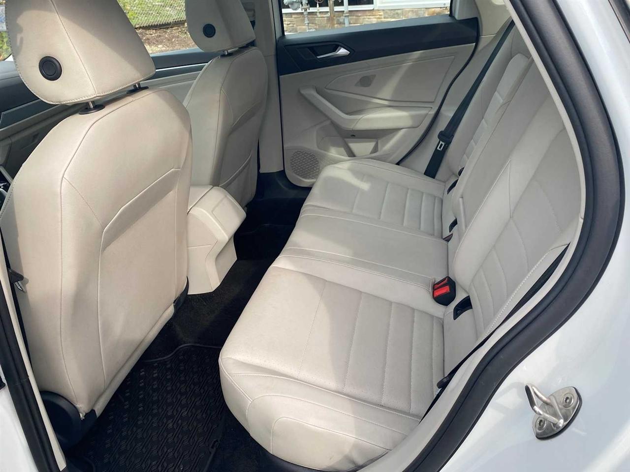 Volkswagen Jetta SE 2024