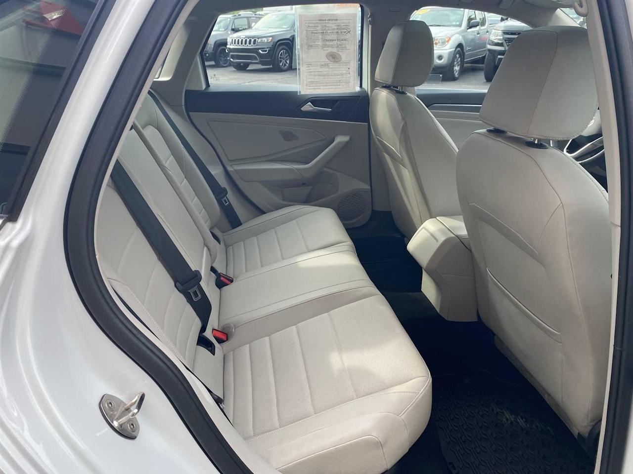Volkswagen Jetta SE 2024