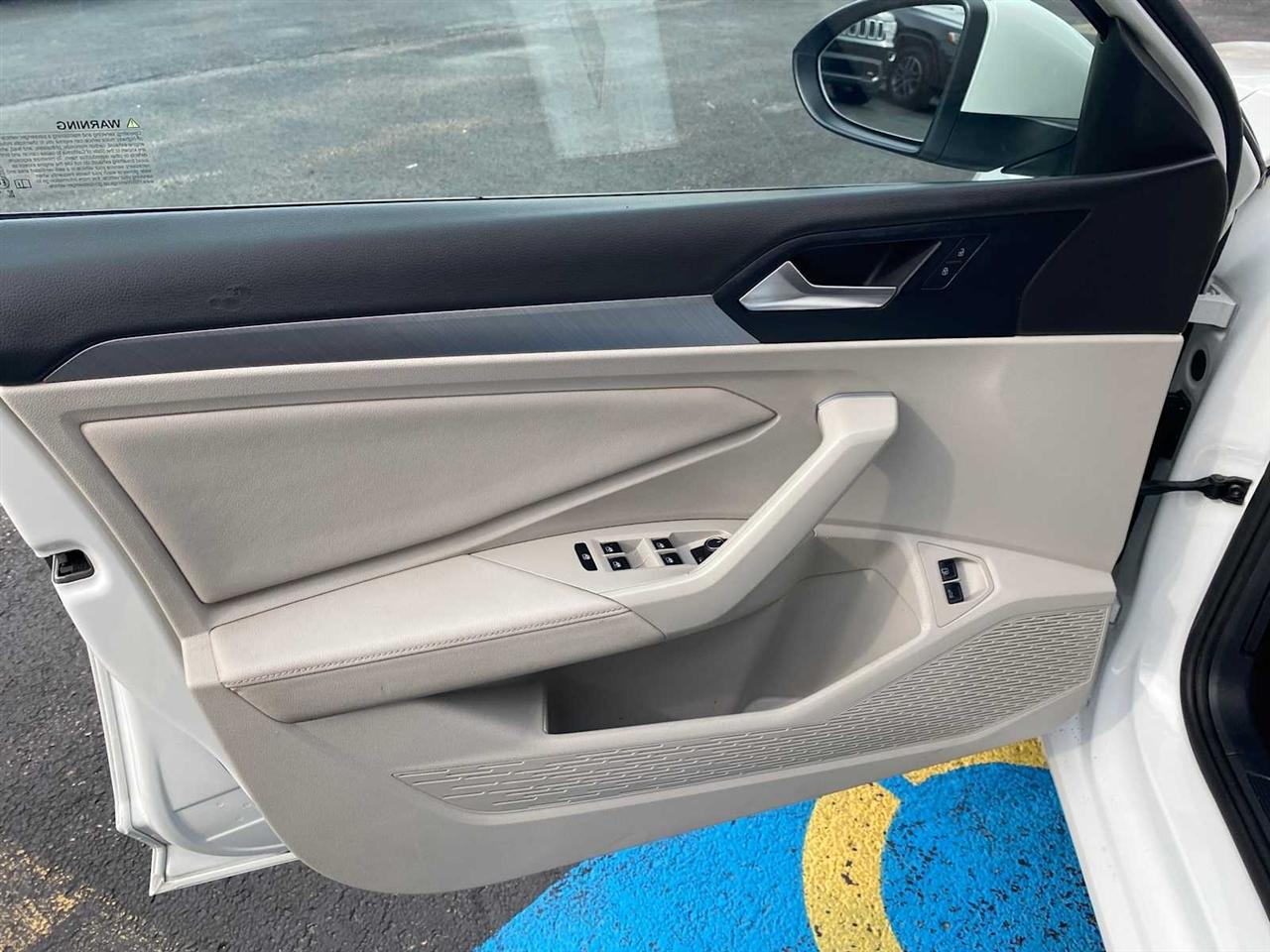 Volkswagen Jetta SE 2024