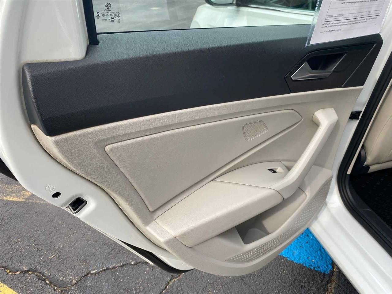 Volkswagen Jetta SE 2024