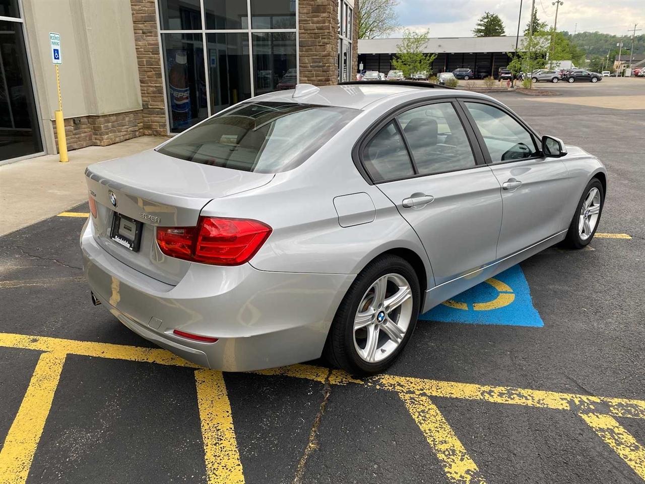 BMW 3-Series 328i xDrive Sedan 2013