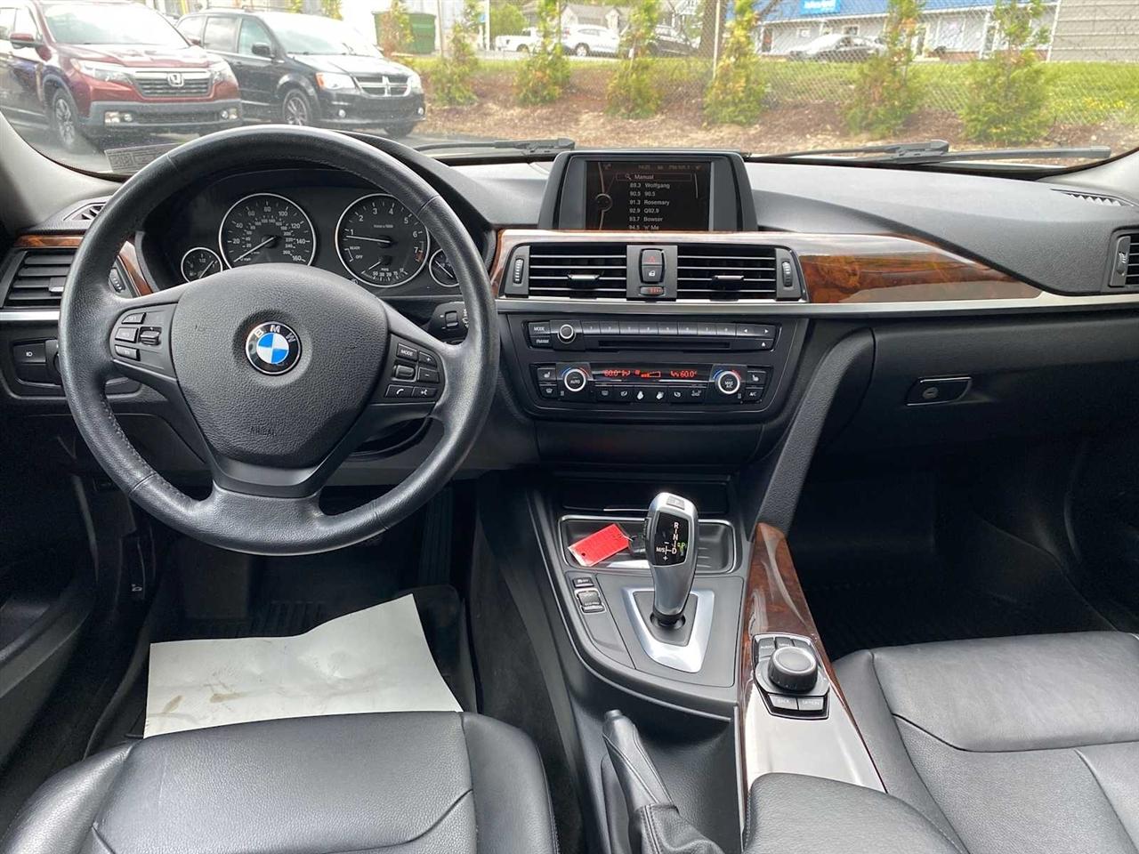 BMW 3-Series 328i xDrive Sedan 2013