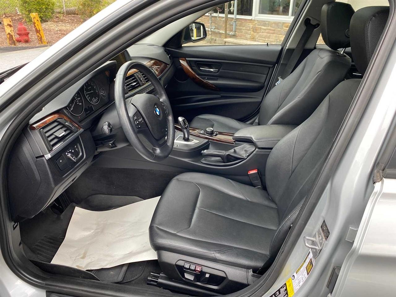 BMW 3-Series 328i xDrive Sedan 2013