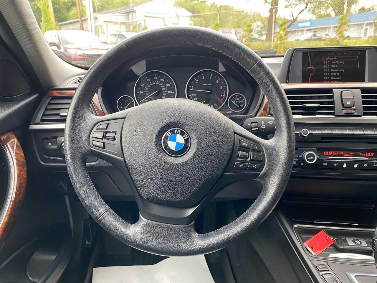 BMW 3-Series 328i xDrive Sedan 2013