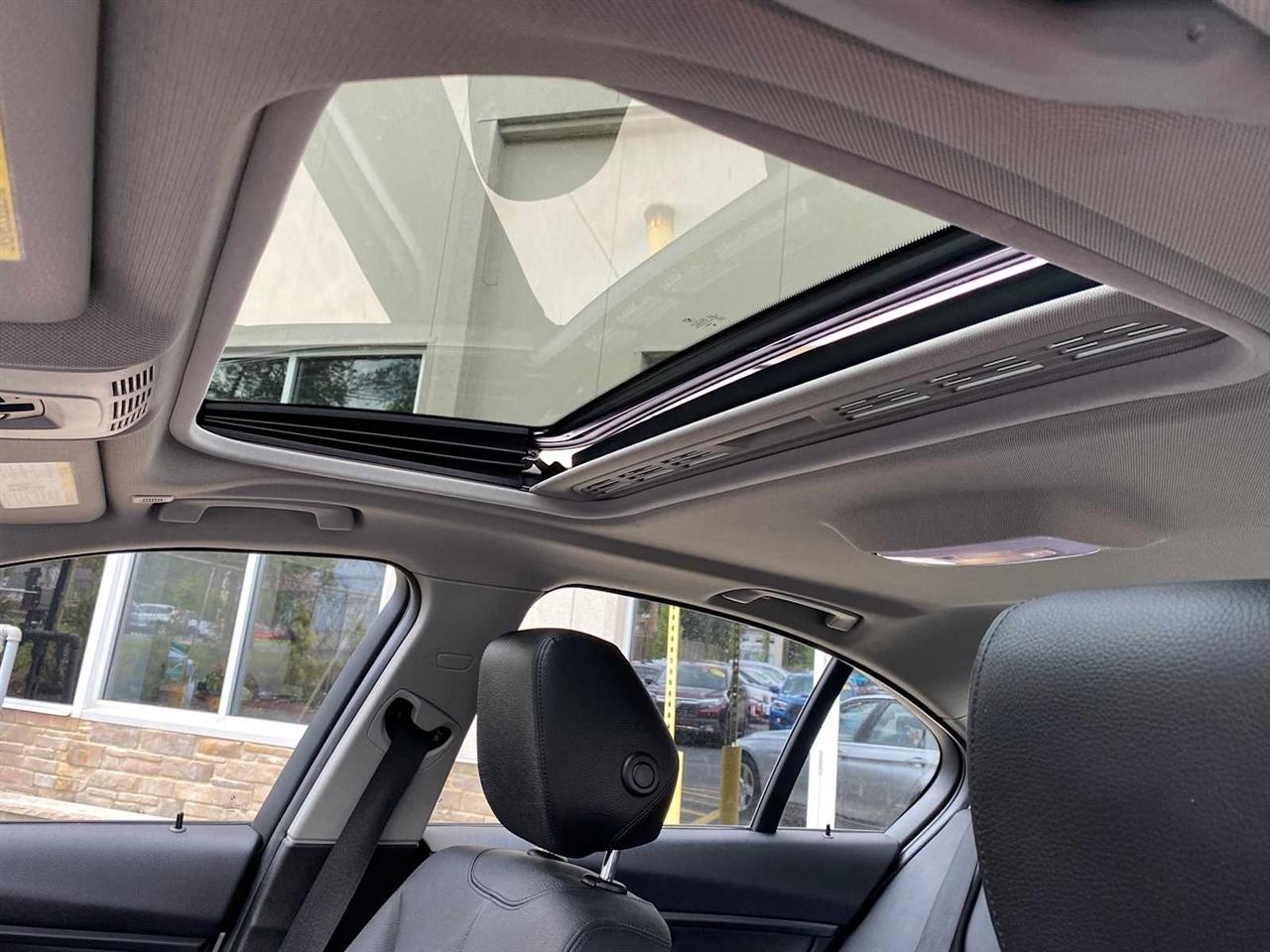 BMW 3-Series 328i xDrive Sedan 2013