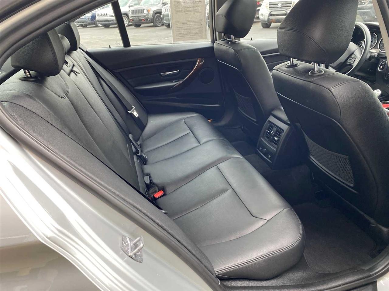 BMW 3-Series 328i xDrive Sedan 2013