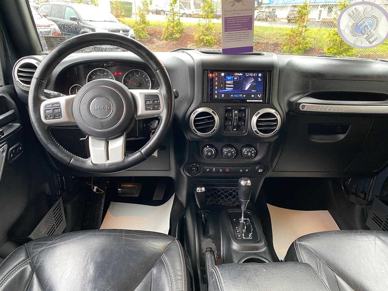 Jeep Wrangler Unlimited Sahara 4WD 2017