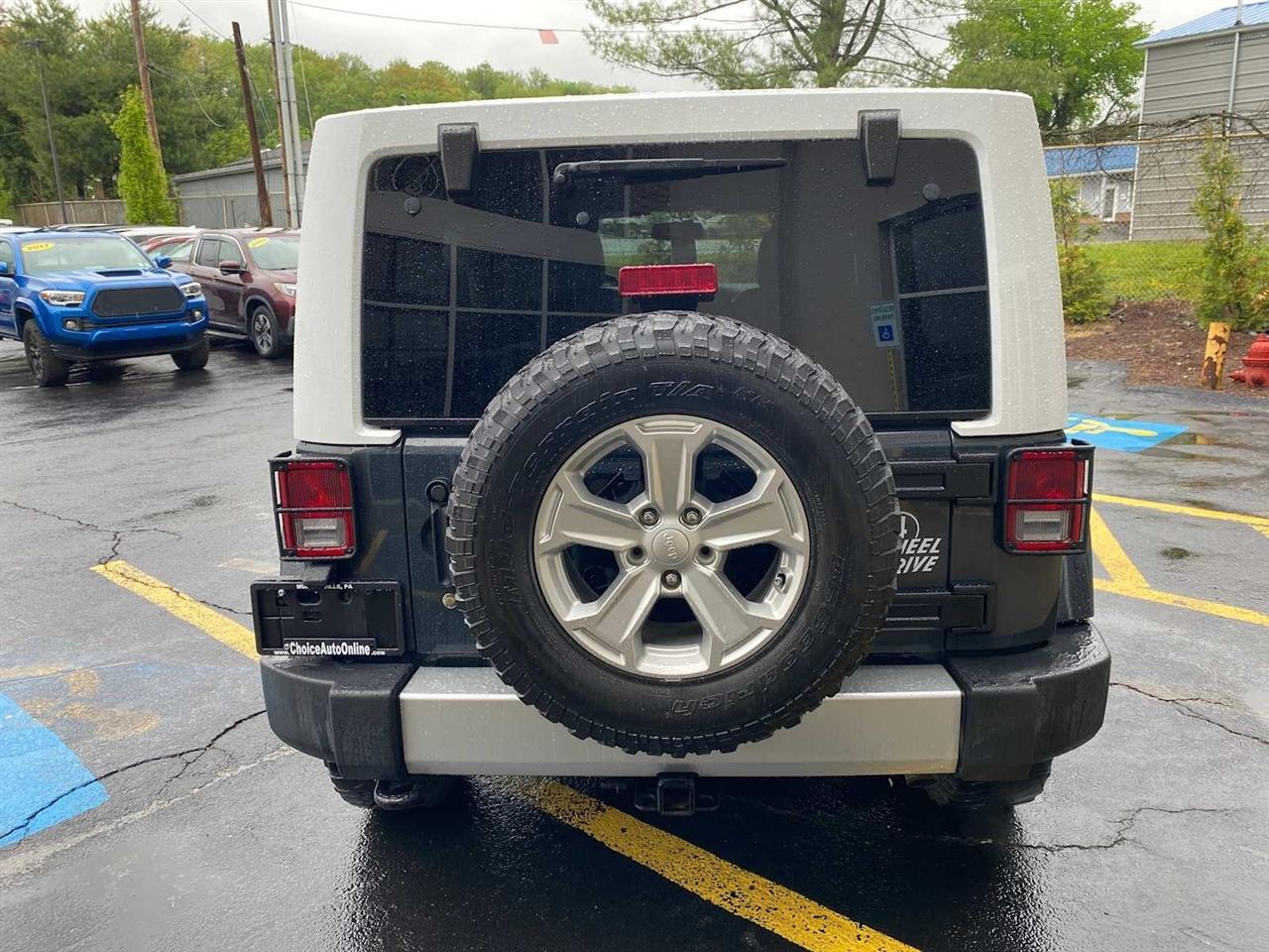 Jeep Wrangler Unlimited Sahara 4WD 2017