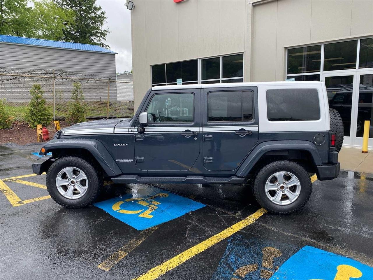 Jeep Wrangler Unlimited Sahara 4WD 2017
