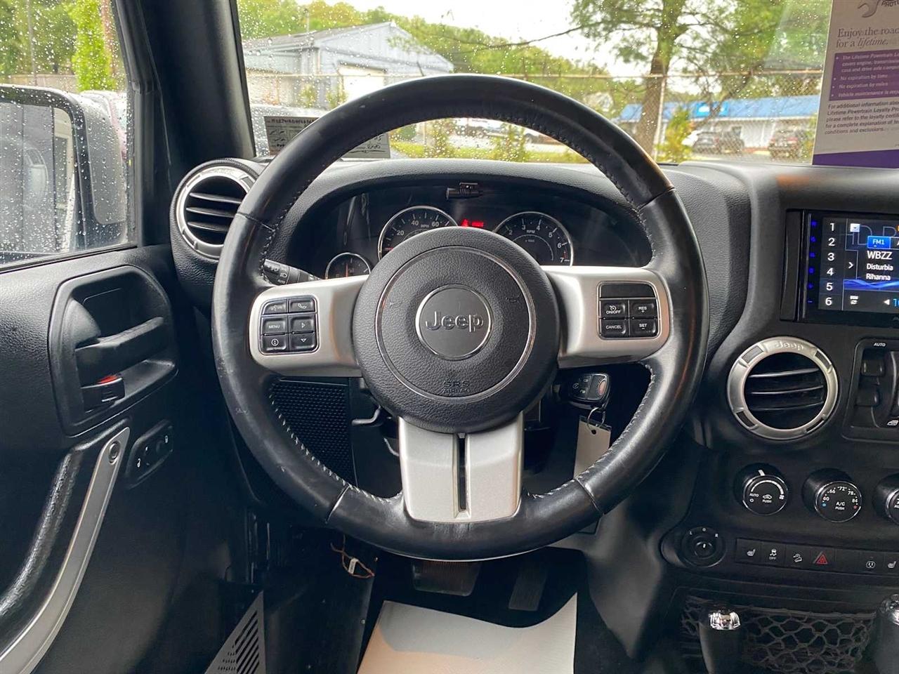 Jeep Wrangler Unlimited Sahara 4WD 2017