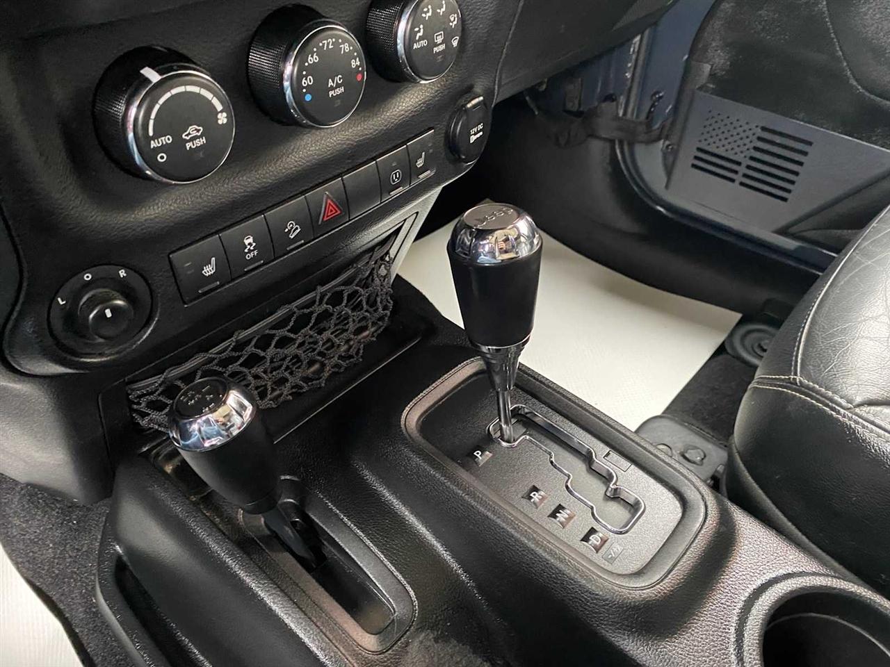 Jeep Wrangler Unlimited Sahara 4WD 2017