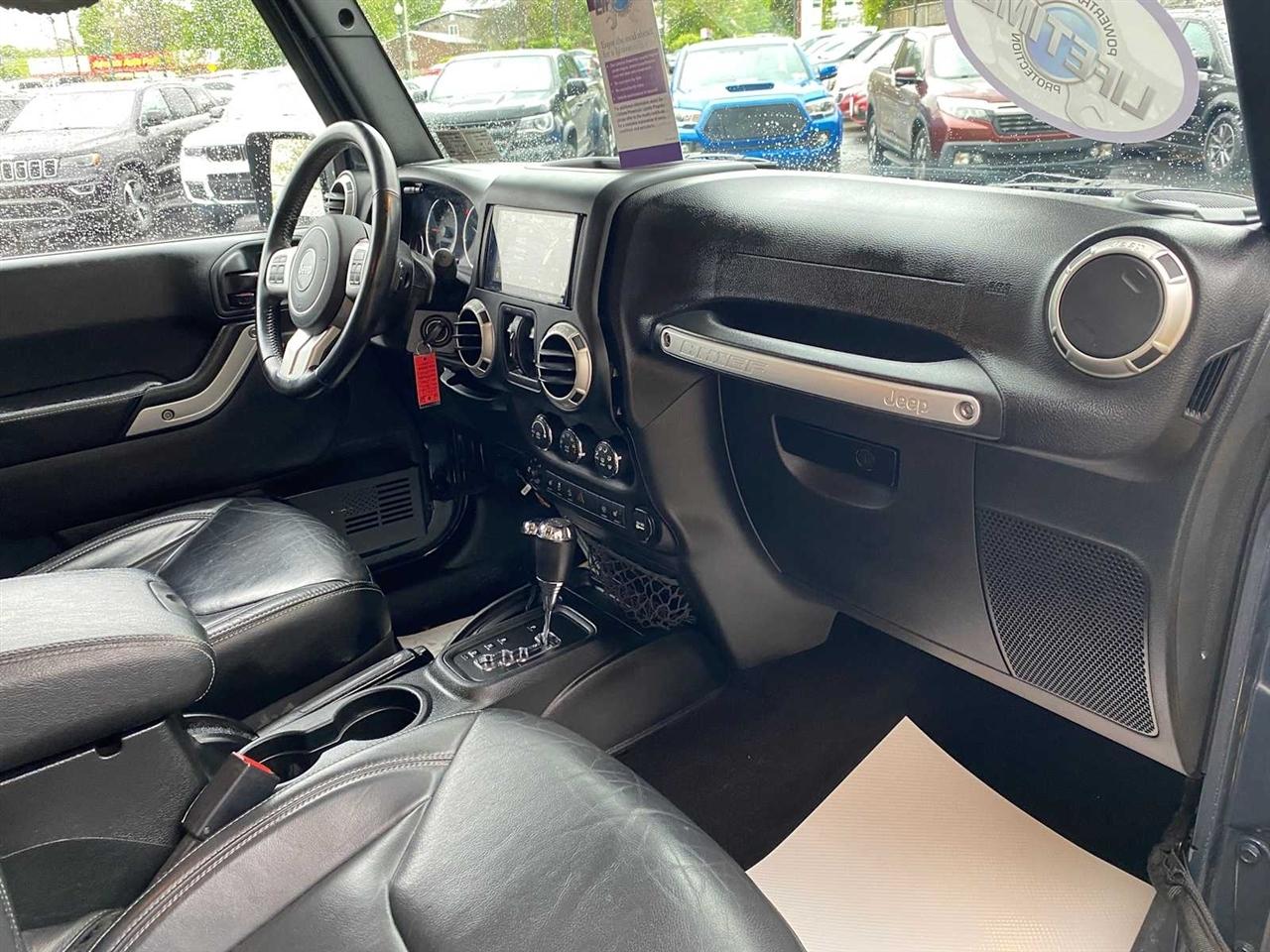 Jeep Wrangler Unlimited Sahara 4WD 2017