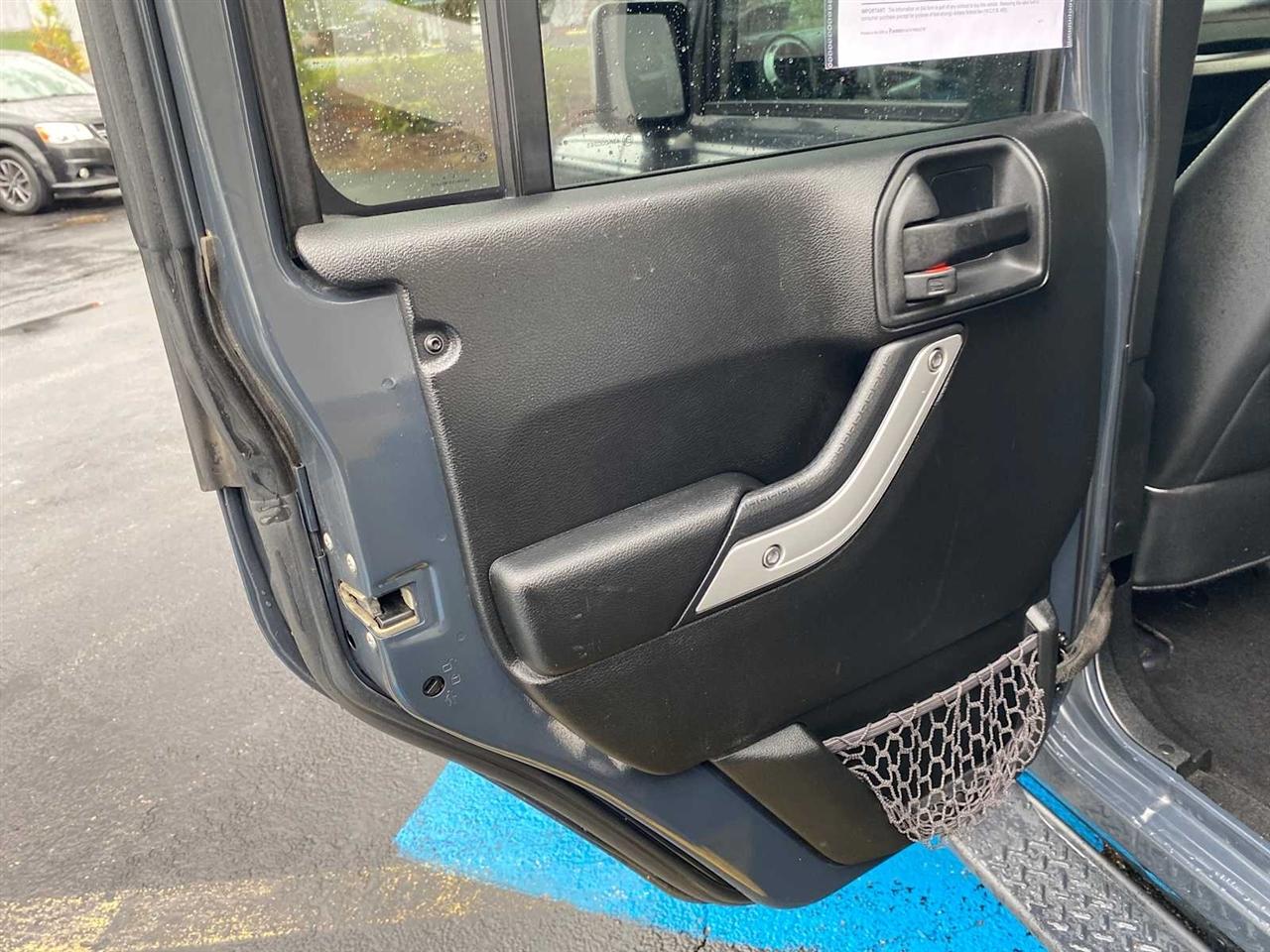 Jeep Wrangler Unlimited Sahara 4WD 2017